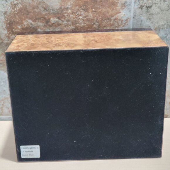 Lacquered Burl Walnut Veneer High Gloss Finish Memorial Keepsake Box - Picture 3 of 16